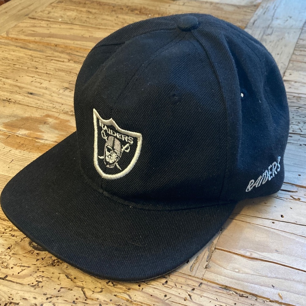 Vintage Raiders hat. Embroidered front and side logo.